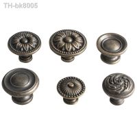 Vintage Simple Bronze Single Hole Drawer Circular Handle European Antique Cabinet Door Single Handles