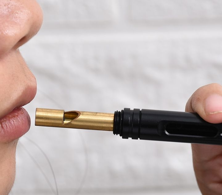 ปากกาอุปกรณ์เอาตัวรอดนกหวีดทองเหลืองอเนกประสงค์ทำจากเหล็กทังสเตนซองใส่ปากกาพร้อมใช้งาน