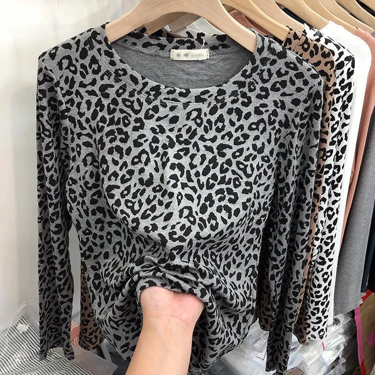 Leopard Print Long-sleeved Bottoming Shirt Female 2023 European Goods Spring  and Autumn New Western Style Wild Round Neck Retro Blouse T-shirt Blouses  for Women Styles 2023 Baju Perempuan
