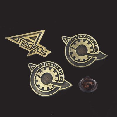 【CW】 Cartoon Steins Gate Badge Brooches Pins Makise Kurisu Labmen The of Stone Metal Men Shirt