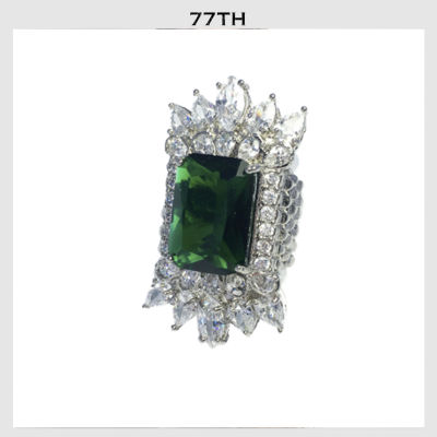 77th emerald crystals ring แหวนประดับคริสตัลเอ็มมอรอลสีเขียวตกแต่งด้วยคริสตัลมาคี