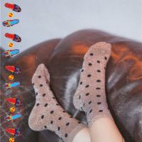 ถุงเท้าแฟชั่น ถุงเท้าผู้หญิง Blink Polka dot Sock ถุงเท้าญี่ปุ่นข้อกลาง เนื้อผ้าบลิ้งค์กลิตเตอร์ลายดอท