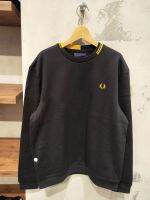 FRED PERRY 2023ฤดูใบไม้ร่วงและฤดูหนาวคอกลมใหม่ปักลายข้าวสาลีเสื้อกีฬากำมะหยี่ทรงหลวมอเนกประสงค์เสื้อลำลองเทรนด์เดียวกันสำหรับผู้ชายและผู้หญิงแบบใหม่ดั้งเดิม