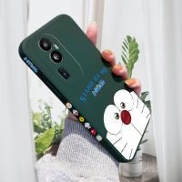 เคสโทรศัพท์สำหรับ OPPO Reno10 Pro + 5G เคสที่ตั้งการ์ตูนโดยฉันจาก Doraemn เคสโทรศัพท์ดีไซน์ด้านข้างมีรูปแบบขอบสี่เหลี่ยมของเหลวปลอกซิลิโคนคลุมทั้งหมดเคสป้องกันทนแรงกระแทกกล้อง