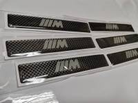 สติ๊กเกอร์เทเรซิ่นนูนอย่างดี พื้นเคฟล่าร์ สำหรับรถ BMW ///M ติดรถ แต่งรถ sticker kevlar เคฟล่าร์ 3ขีด ||| ติดก้านล้อแม๊ค ติดขอบประตู ติดกันสาด