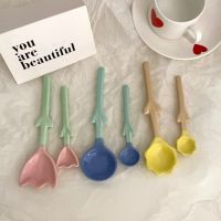 INS Korean Pudding Dessert Spoon Ceramic Coffee Milk Cocktail Stirrers Decor Flower Shape Wedding Party Ice Cream Salad Spoon Serving Utensils