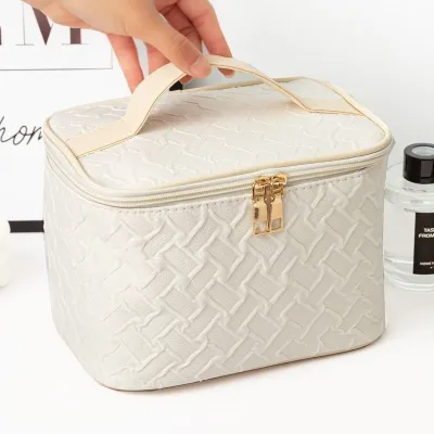 High-end MUJI 2023 New Cosmetic Bag Light Luxury High-end Travel Portable Dirty-resistant Cosmetic Storage Bag Waterproof Square Bag