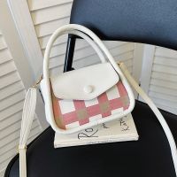 ☋ Portable bag femalethe spring of 2022 the new tide fashion leisure squaresbread texture alar package inclined shoulder bag