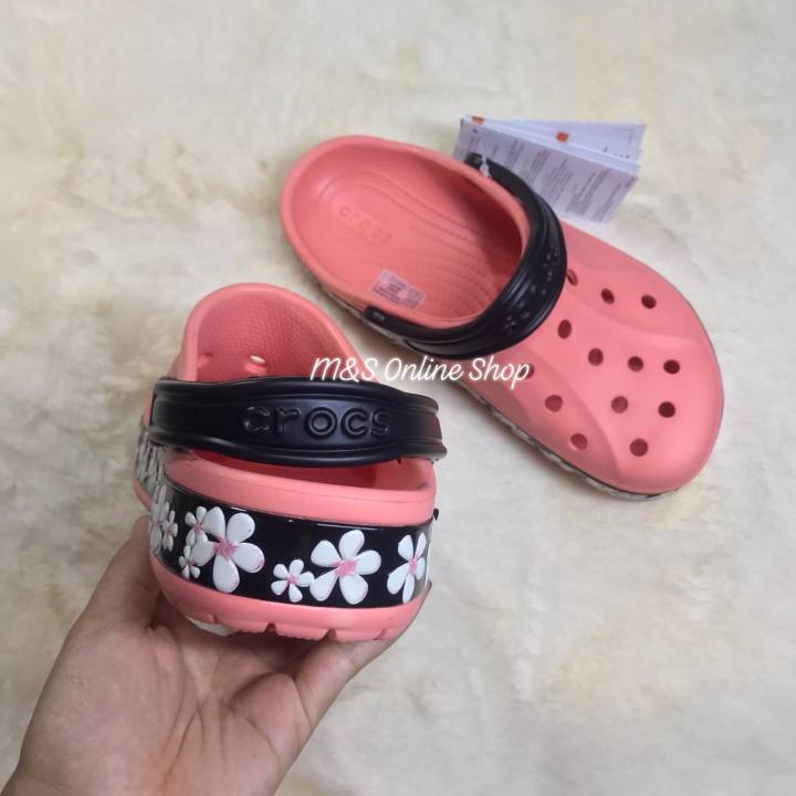 รองเท้า-crocs-ผู้หญิงใหม่ล่าสุด-รองเท้าเพื่อสุขภาพ-ใส่สบายเท้า-ลดราคา