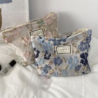 กระเป๋าถุงซักผ้าใส่ Relief สำหรับผู้หญิงถุงเก็บกระเป๋าพิมพ์ลายดอกไม้แบบพกพารถตู้เครื่องสำอางค์เครื่องสำอางกระเป๋า