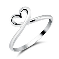 100% PURE 925 SILVER TWISTED HEART RING CSR-64. PERFECT FOR DAILY WEAR AND GORGEOUS FOR SPECIAL EVENT.