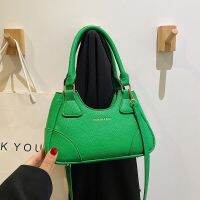 [COD] womens 2023 new pure simple bright trendy texture one-shoulder diagonal bag version underarm