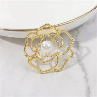 Camellia Pearl CC Brooch High Grade Elegant Vintage Summer Suit Brooches for Women Girls Gift Clothing Accessories