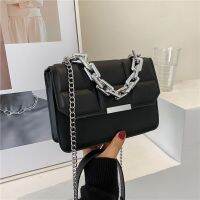 卍❡ The new 2022 squarebrim texturebread chain mobile axillary BaoChao puresingle shoulder bag