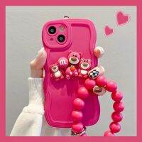 สร้อยข้อมือเคสโทรศัพท์พร้อมด้วยคลื่นนุ่มลายหมีสตรอเบอร์รี่3D สีแดงกุหลาบสวยๆสำหรับ Iphone 14Promax 13 Pro Max 12 Pro Max 11 Pro Max Xs Max XR X 7 8 Plus