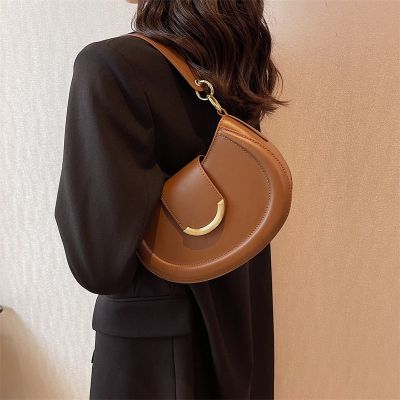 MLBˉ Official NY Popular niche underarm bag new trendy fashion all-match one-shoulder solid color high-end semi-circle bag portable crossbody