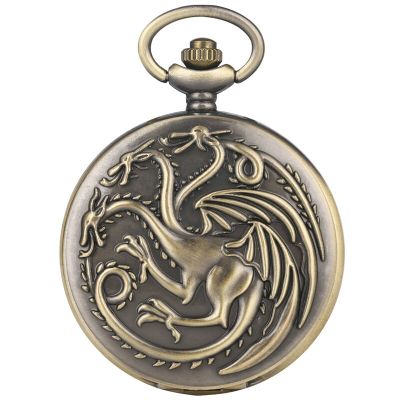 นาฬิกาควอตซ์สามหัวมังกรนาฬิกาพกย้อนยุคสร้อยคอสัตว์ประหลาดไฟสีบรอนซ์ Daenerys Jon Stark บ้านเกมวินเทจโบราณ