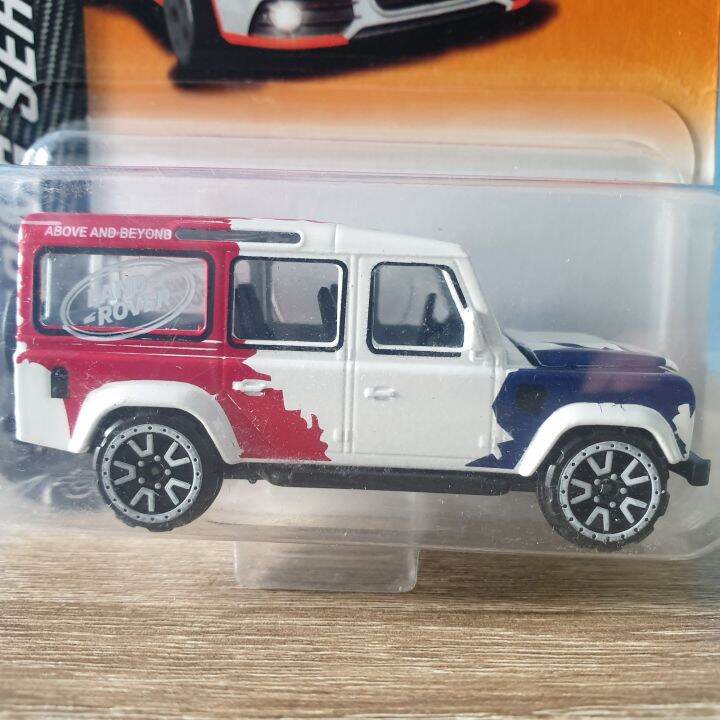 โมเดลรถเหล็ก-majorette-land-rover-defender-110-racing-series-266b-white-เปิดฝาประโปรงหน้ารถได้