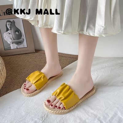 KKJ MALL รองเท้าลำลองผู้หญิง เวอร์ชั่นเกาหลี ใหม่ ธรรมดา รองเท้าแตะผู้หญิง พื้นนุ่ม กันลื่น แบนทุกแมตช์ ลากครึ่ง 22204