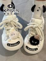 KAISER ดีไซน์พื้นหนาเปิดยิ้มกวางสีขาวหัวใหญ่น่าเกลียดน่ารักรองเท้าสีขาวผู้หญิงเฉพาะ Caesar รองเท้าผ้าใบรุ่นเดียวกัน