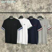 เด็กเล่น☎Fred Perry 2022 FP เสื้อยืดชุดปักแขนสั้นหูข้าวสาลีคอกลมหลวม Fredperry ผู้ชายแบบลำลองธุรกิจฤดูร้อน