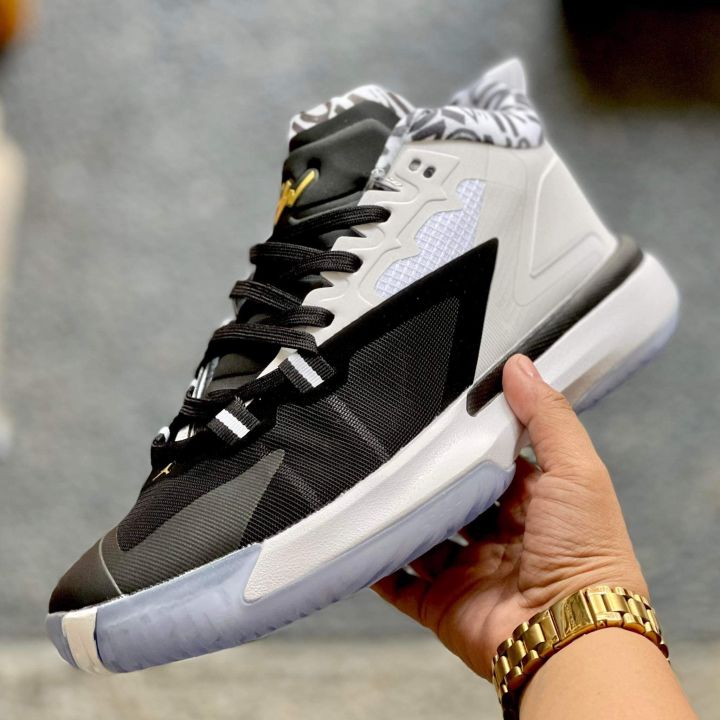 Nike Performance KYRIE FLYTRAP 6 - Basketball shoes - black/white/iron grey/ black - Zalando.co.uk