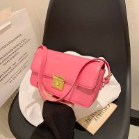 [COD] bag 2022 new trendy lock armpit cute girl pink square simple Messenger female