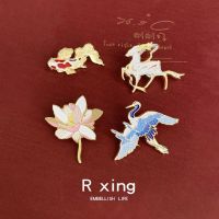 [Lovely Cute] Chinese style koi carp and crane brooch ancient style a deer safe good luck to the carp men women ins student accessories