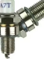 High efficiency Original Universal motorcycle spark plug A7TC/D8TC scooter 100 curved beam 110 straddle 125 men 150 spark plug