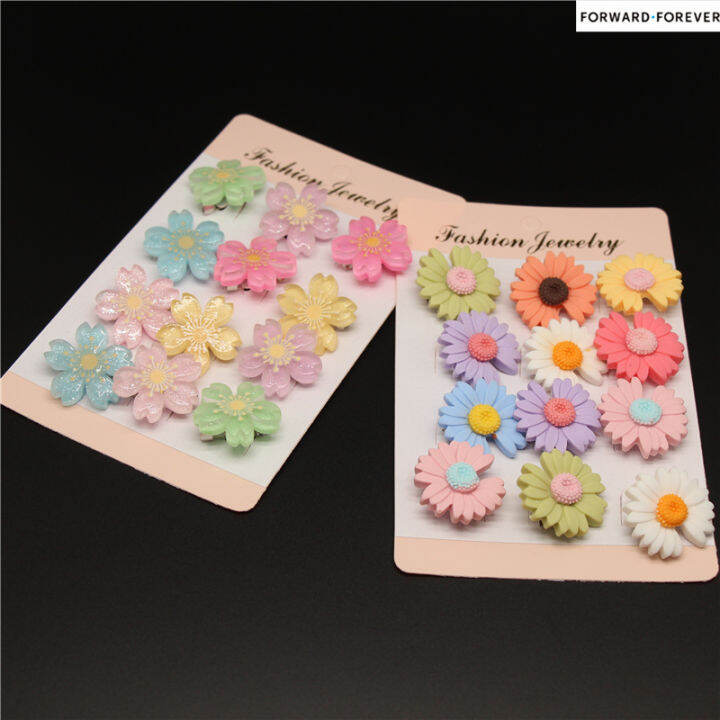 12pcs Simple Plastic Daisy Flower Cherry Blossom Combination Brooch Pin