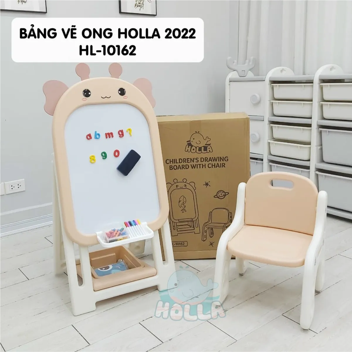 Bảng vẽ Ong HOLLA kèm ghế cho bé là một sản phẩm hoàn hảo để bé vừa học vừa giải trí. Với thiết kế dễ dàng sử dụng và chất liệu an toàn, sản phẩm này sẽ giúp bé phát triển trí tưởng tượng và kỹ năng vẽ. Hãy xem hình ảnh liên quan để khám phá thêm về sản phẩm này.