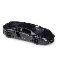 ใหม่ในกล่องรถโมเดล Diecast อเวนทาดอร์ LP700สีดำแบบใหม่1:36