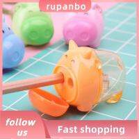 RUPANBO039392692 4PCS หมูการ์ตูน ที่เหลาดินสอ ที่มีคุณภาพสูง มินิมินิ เครื่องเขียนสเตชันเนอรี น่ารักน่ารักๆ ของขวัญสำหรับเด็ก เครื่องลับคม โรงเรียนสำหรับนักเรียน