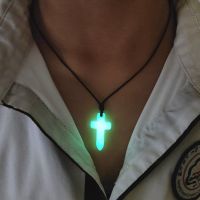 Cross Necklace Women and Mens Glow Peace Pendant Glow Clavicle Chain Small Versatile Student Couple Girlfriend Accessories MJ9S MJ9S