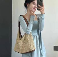 Uniqlo New Fashion version Hand-woven bag womens summer new fashion retro tote bag straw bag large-capacity one-shoulder vacation handbag