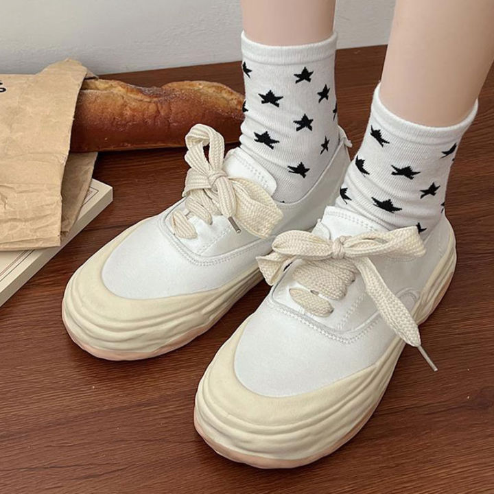 renben-รองเท้าผ้าใบส้นหนาสีม่วงสุดๆเข้าได้กับทุกชุดของผู้หญิงรองเท้าสีขาวเบาสไตล์ฮ่องกงย้อนยุคแบบใหม่