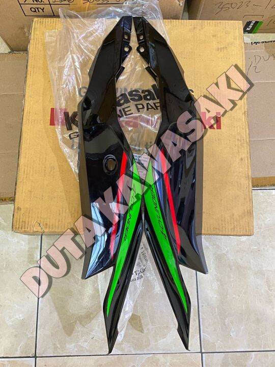 BODY BELAKANG COVER BODY BELAKANG KAWASAKI ZX25R ZX25R KRT SE 2022