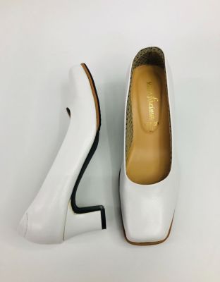 รองเท้าคัทชูสีขาว รองเท้าคัทชูพยาบาล รุ่น 63F29  หัวตัด ส้น 2 นิ้ว เบอร์ 3-10 พร้อมส่ง (หากรูปเท้าอูม มีเนื้อ ควรเผื่อไซส์)