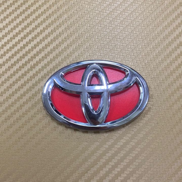 โลโก้* Toyota ติดแป้นแตรพวงมาลัย โลโก้* Toyota ติดพวงมาลัยรถยนต์ ขนาด* 4.5 x 6.5 cm ราคาต่อชิ้น