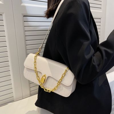 Early French small crocodile grain fashion splicing alar package 2022 new chain hand the bill of lading shoulder his female bag