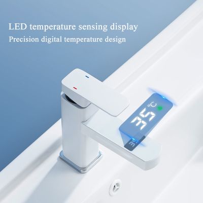 ก๊อกน้ำอ่างล้างหน้าในห้องน้ำ LCD อุณหภูมิอัจฉริยะ,เครนสำหรับห้องน้ำเครื่องผสมน้ำร้อนน้ำเย็นก๊อกน้ำพร้อมไฟสี LED ทองเหลืองหน้าจอสัมผัสก๊อกน้ำอ่างล้างหน้า