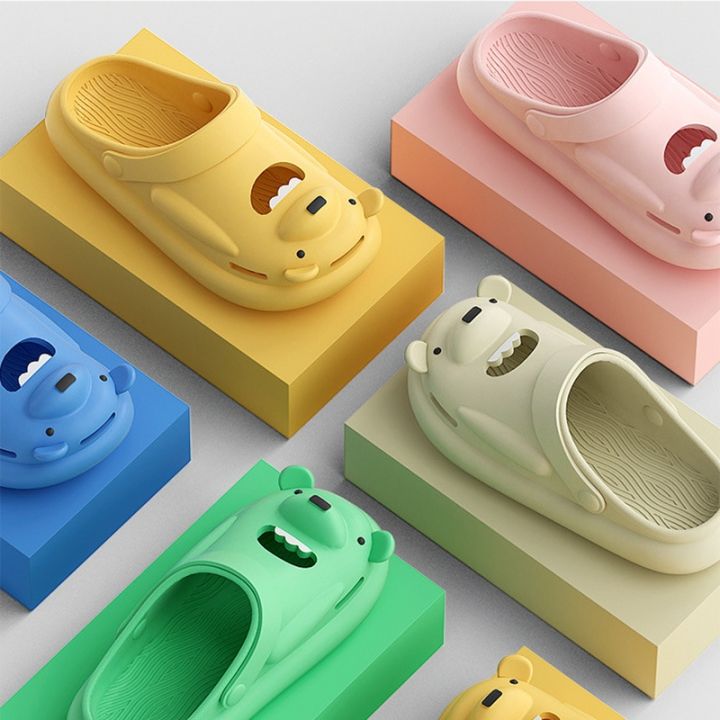 lovely-stereo-hole-hole-shoes-baby-bear-children-slippers-summer-boy-bathing-girls-home-cartoon-baotou-sandals