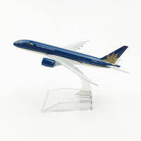 [16cm] โมเดลเครื่องบิน Vietnam Airlines Boeing 777 ขนาด16 cm.ทำด้วยเหล็ก มีฐานตั้งโชว์ให้ สวย งานละเอียด เหมาะเป็นของเล่น ของขวัญ ตั้งโชว