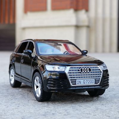 1:32 AUDI Q7 SUV Alloy Car Model Diecast &amp; Toy Vehicles Metal Car Model Simulation Sound and Light Collection Childrens Toy Gift