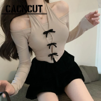 CACNCUT เสื้อยืดแขนยาวบางเฉียบแบบเซ็กซี่,เสื้อห้อยคอเสื้อเปิดไหล่เส้นเดียวสไตล์สั้นของผู้หญิงฤดูร้อน