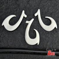 3PCS Handmade แกะสลัก Yak Bone FISHHOOK Maori จี้นิวซีแลนด์สไตล์กระดูกลูกปัดสีขาว DIY เครื่องประดับอุปกรณ์เสริม50mmX24mm