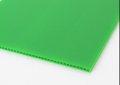 PGแผ่นพลาสติกลูกฟูก(ฟิวเจอร์บอร์ด,PP Board)เขียวอ่อน หนา3มม ขนาด65x80ซม แพ็ค30แผ่น