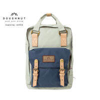 DOUGHNUT BAG : MACAROON JUNGLE SERIES CLASSIC : LIGHT GREY X NAVY ด้วยวัสดุรีไซเคิล (Nylon Plus) เพื่อลดการปล่อยมลพิษและของเสีย ( รหัสสินค้า 09415 )