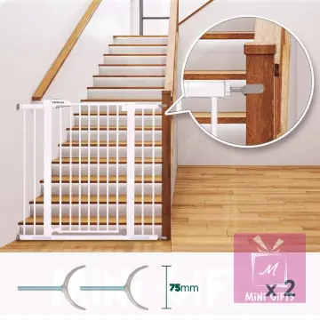 Free standing store baby stair gate