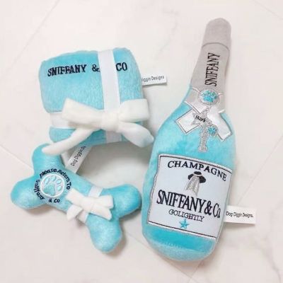 Luxury Dog Toys Chewy Dog Chew Toy INS Champagne Dog Fashion Designer Squeak Toy Unique Squeak Plush Passion for Pet Supplies Toys